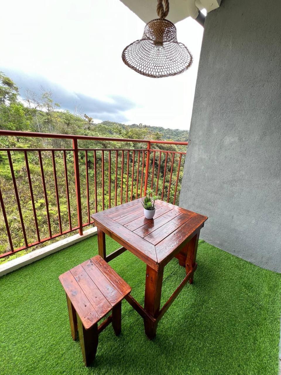 Aufa 2 At Emerald Avenue Apartment